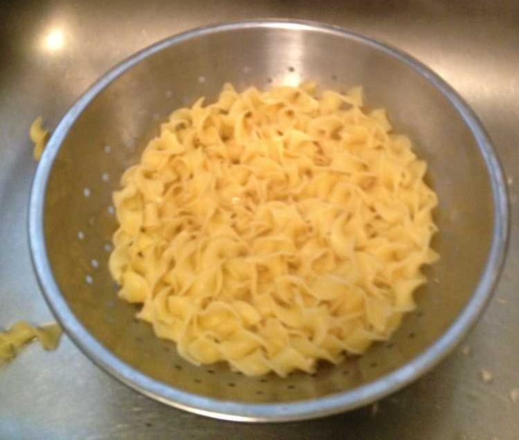 cook and drain the egg noodles-ibskitchn.com