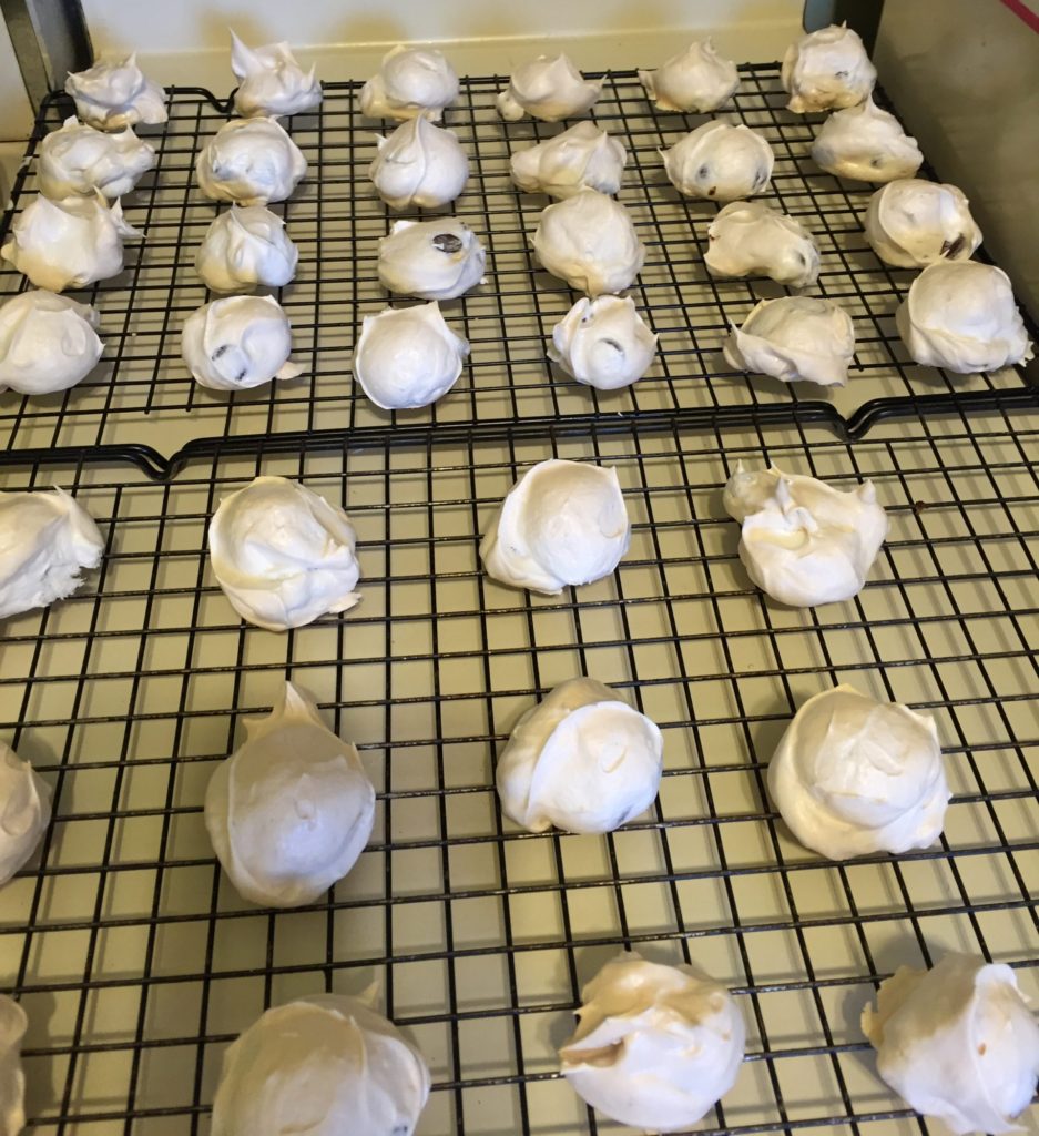 Remove cookies to a cooling rack 