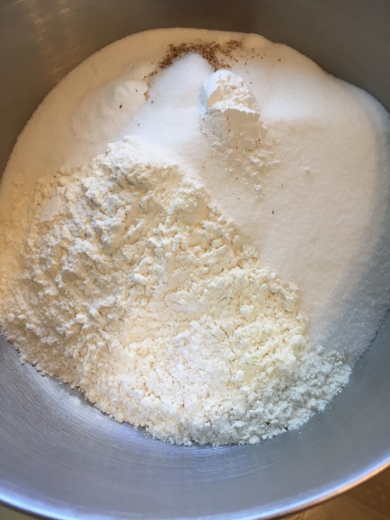 Whisk dry ingredients-ibskitchn.com